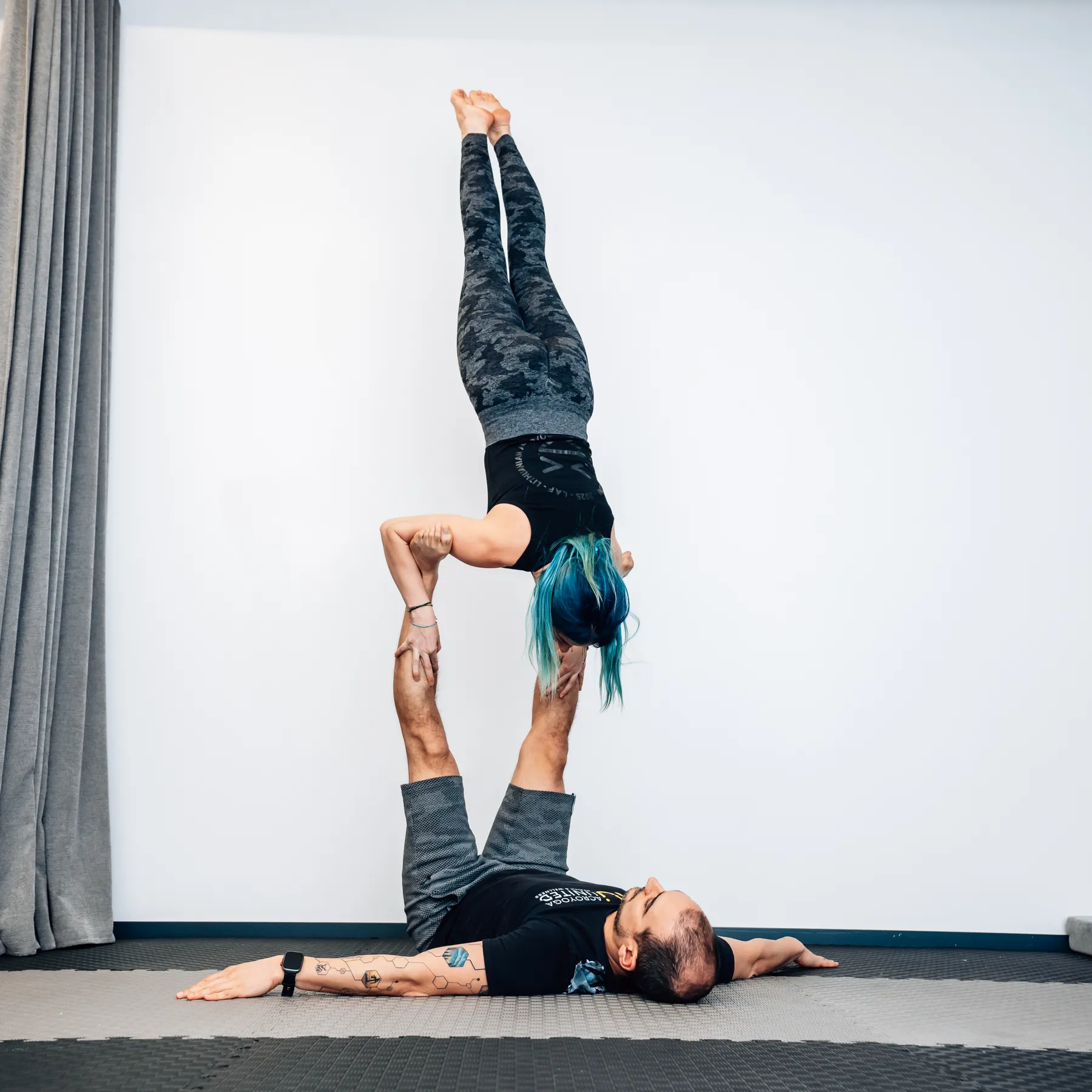 Bicep Stand